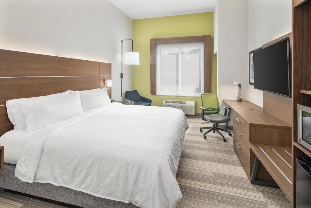 Standard Room,1657154223:JPEG
